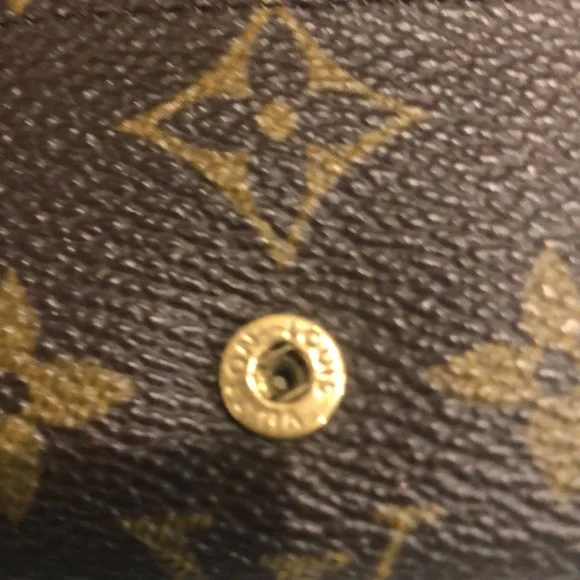 100 %- Authentic LOUIS VUITTON M69517 Monogram Multicle 4 Key case - Picture 11 of 12